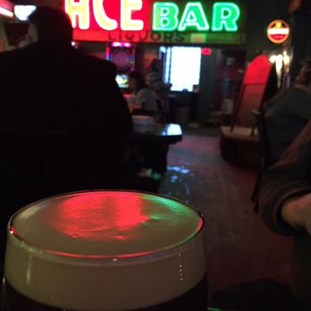 Dubliner Pub - Excellent Guinness pour! - Pubs Near Me - Saint Paul, Minnesota