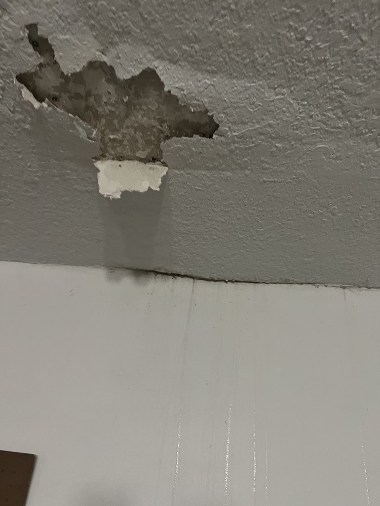 Slide of El Mago Roofing