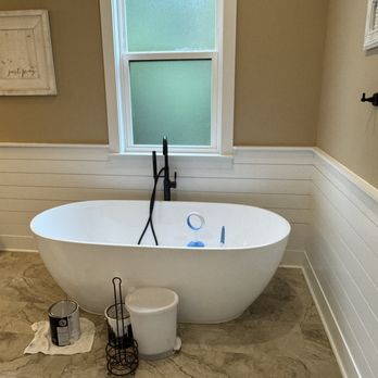 Sugar Sands Handyman - new shiplap wall feature - Handyman Near Me - Mary Esther, Florida Sugar Sands Handyman - new shiplap wall feature - Handyman Near Me - Mary Esther, Florida