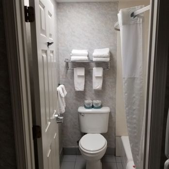 Travelodge by Wyndham Redding CA - Hotels Near Me - Redding, California