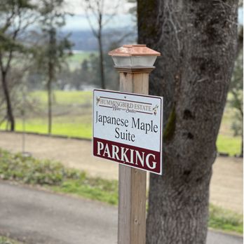 Hummingbird Estate - Wineries Near Me - Central Point, Oregon Hummingbird Estate - Wineries Near Me - Central Point, Oregon