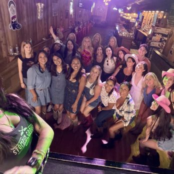 Stompin Grounds - Group photo & besties with Mallory - DJs Near Me - Nashville, Tennessee Stompin Grounds - Group photo & besties with Mallory - DJs Near Me - Nashville, Tennessee