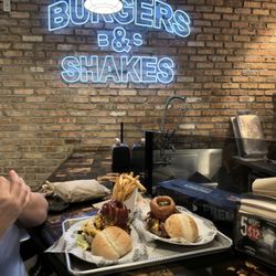 Burgers B&S shakes