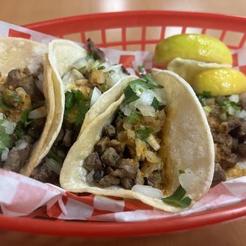 El Taco Rojo - Asada street tacos - Mexican Near Me - Bakersfield, California