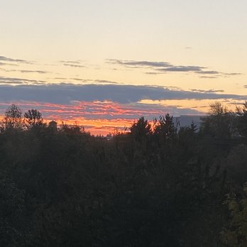Cedarbrook Lodge - The sunset from my room - Hotels Near Me - SeaTac, Washington Cedarbrook Lodge - The sunset from my room - Hotels Near Me - SeaTac, Washington