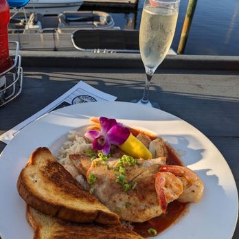 Kitchen 251 - Grilled Mahi. - Food Trucks Near Me - Fernandina Beach, Florida