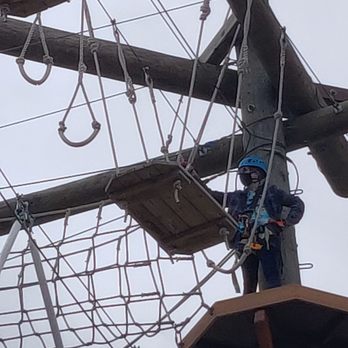 High Trek Adventures Seattle Zipline - Child on ropes course - Ziplining Near Me - Everett, Washington