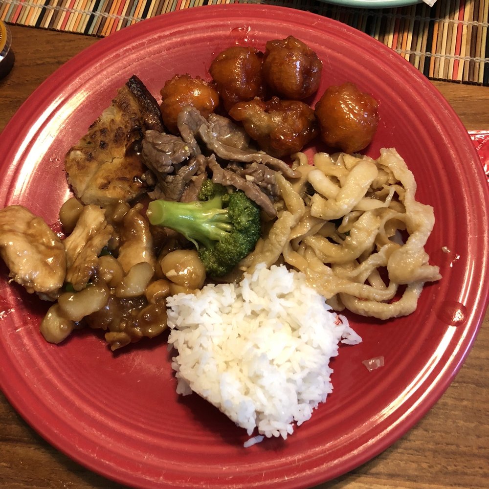Snappy Dragon - White rice, Sweet and Sour Pork, Plain Homemade Noodles, Cashew Chicken, Beef with Brocolli - Chinese Near Me - Seattle, Washington Snappy Dragon - White rice, Sweet and Sour Pork, Plain Homemade Noodles, Cashew Chicken, Beef with Brocolli - Chinese Near Me - Seattle, Washington