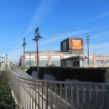 Orange Metrolink Station - from one platform to another - Public Transportation Near Me - Orange, California Orange Metrolink Station - from one platform to another - Public Transportation Near Me - Orange, California