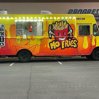 Mo Fries - a food truck parked in a parking lot - Food Trucks Near Me - Terrytown, Louisiana