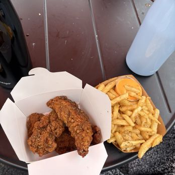 BB&B Bread Truck - Korean Fried Chicken and Duck Fat Fries - Food Trucks Near Me - Indianapolis, Indiana BB&B Bread Truck - Korean Fried Chicken and Duck Fat Fries - Food Trucks Near Me - Indianapolis, Indiana