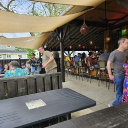 Huli Huli Tiki Lounge - Outdoor area