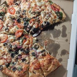 Lost Pizza Co-Indianola - Happie Hippie (veggie pizza) added mushrooms.