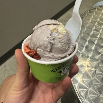 Tipsy Cow Ice Cream - Red velvet Oreo and blueberry cheese cake - Ice Cream & Frozen Yogurt Near Me - New Braunfels, Texas