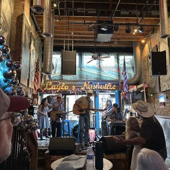 Layla's Honky Tonk - Bars Near Me - Nashville, Tennessee