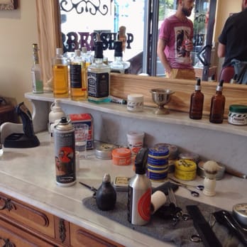 Dim's Barbershop - Barbers Near Me - Waterloo, WBR