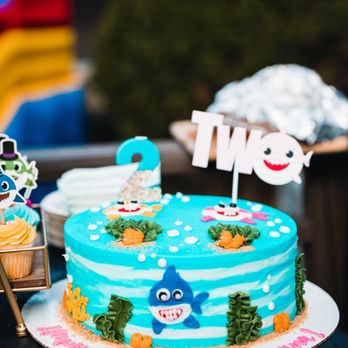 Smallcakes - Baby Shark cake - Bakeries Near Me - Naperville, Illinois Smallcakes - Baby Shark cake - Bakeries Near Me - Naperville, Illinois