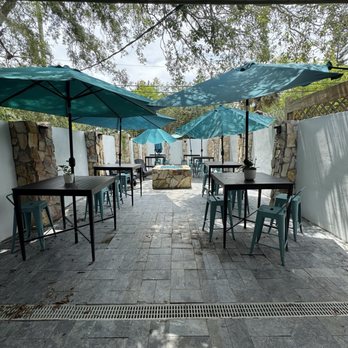 Addobbo Wood-Fired Pizza - Adorable patio would make a great place for a private party. - Pizza Near Me - Sanford, Florida