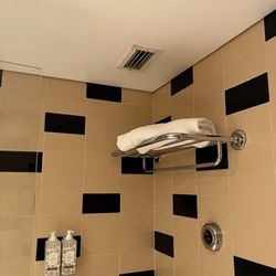 Hotel Roma - One towel