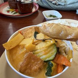 Red curry tofu and veggies lunch special Red curry tofu and veggies lunch special