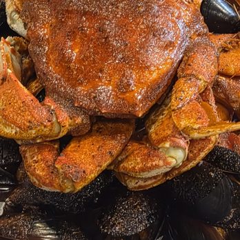 Angry Crab Shack - Picked out our Dungeness crab that was alive in the tank and cooked to our specifications.. we will definitely keep on coming.. - Seafood Near Me - Henderson, Nevada