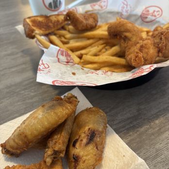 Slim Chickens - 5 & 5 Meal - Chicken Shop Near Me - Glendale, Arizona Slim Chickens - 5 & 5 Meal - Chicken Shop Near Me - Glendale, Arizona