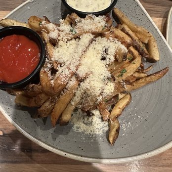 Moku Kitchen - Truffle fries - Cocktail Bars Near Me - Honolulu, Hawaii Moku Kitchen - Truffle fries - Cocktail Bars Near Me - Honolulu, Hawaii