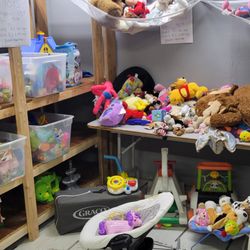KEWLZ Family Thrift