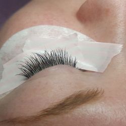 Equanimity Day Spa - Eyelash extensions