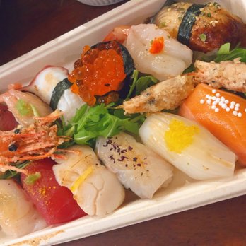 Hay Sushi - Set sushi 12 pic - Japanese Near Me - Toronto, Ontario