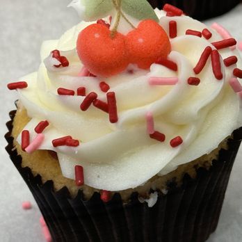 Carlo's Bakery - Seasonal cupcake - Bakeries Near Me - Las Vegas, Nevada