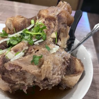Bone & Broth - Bone didn't have much meat, not worth $14 - Vietnamese Near Me - Ontario, California