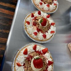 New Hartford Creamery - Ice cream cakes