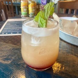Tequila spritzer