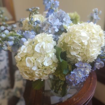 Goodlove Arts - Florists Near Me - Elgin, Illinois