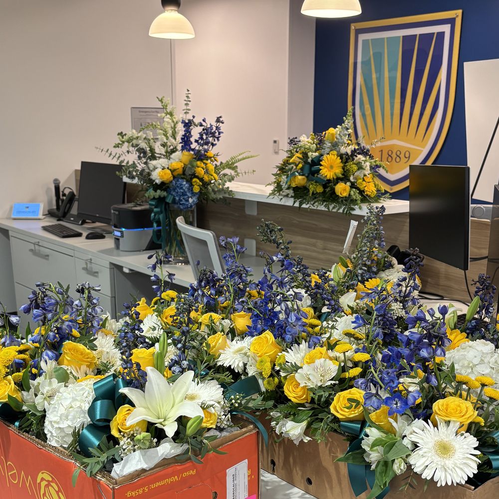 Peter Gregory Florist - Flawless delivery on time. - Florists Near Me - Cincinnati, Ohio Peter Gregory Florist - Flawless delivery on time. - Florists Near Me - Cincinnati, Ohio
