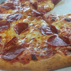Ameci Pizza & Pasta - Fillmore - Awesome delicious pizza!!!