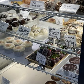 Perfectly Sweet - Bakeries Near Me - Alhambra, California