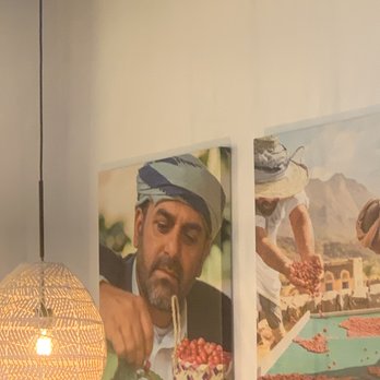 Qamaria Coffee - Interior - Coffee & Tea Near Me - Fullerton, California