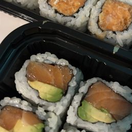 salmon and avocado, Spicy Salmon Roll, Spicy Salmon Avocado Roll