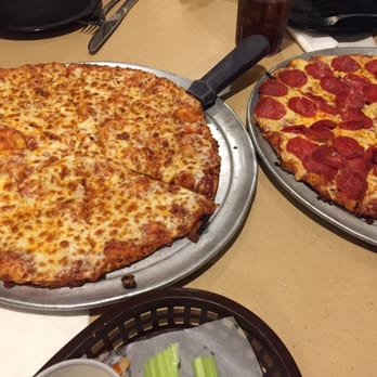 Round Table Pizza - Cheese pizza and pepperoni pizza - Pizza Near Me - Honolulu, Hawaii