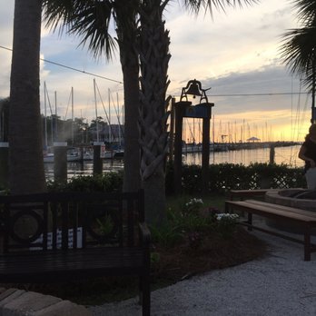 Sunset Pointe - Bars Near Me - Fairhope, Alabama