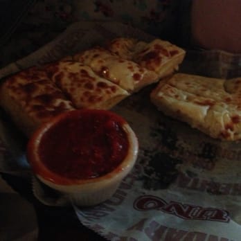Pizzeria Uno - Garlic cheese bread - Pizza Near Me - Chicago, Illinois Pizzeria Uno - Garlic cheese bread - Pizza Near Me - Chicago, Illinois