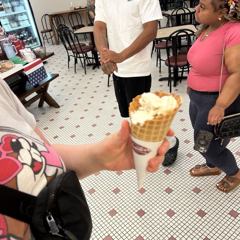 Graeter's Ice Cream - Small dismal scoop of ice cream - Candy Stores Near Me - Cincinnati, Ohio