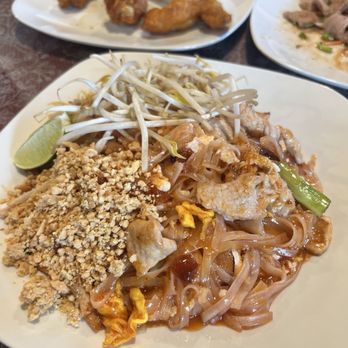Kountry Thai - 611. Pad Thai - Desserts Near Me - Woodbury, Tennessee
