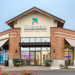 Rivermark Community Credit Union - Exterior of Rivermark's Happy Valley Branch.