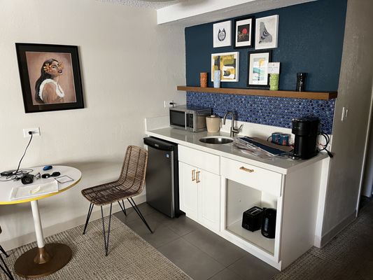 White Sands Hotel by null