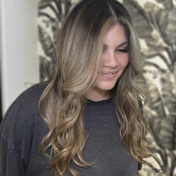 The Good Hair Studio - Highlights with root melt