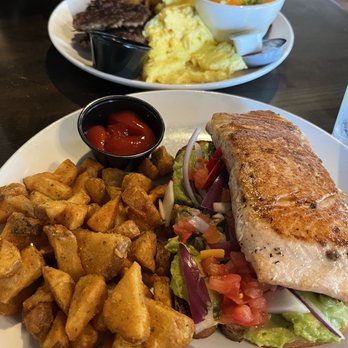 B Matthews Eatery - Breakfast/Brunch - New American Near Me - Savannah, Georgia