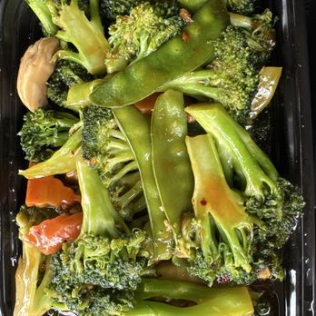 Yum - Broccoli with garlic sauce that included mushrooms, carrots, and snow pras - Chinese Near Me - Fort Myers, Florida Yum - Broccoli with garlic sauce that included mushrooms, carrots, and snow pras - Chinese Near Me - Fort Myers, Florida